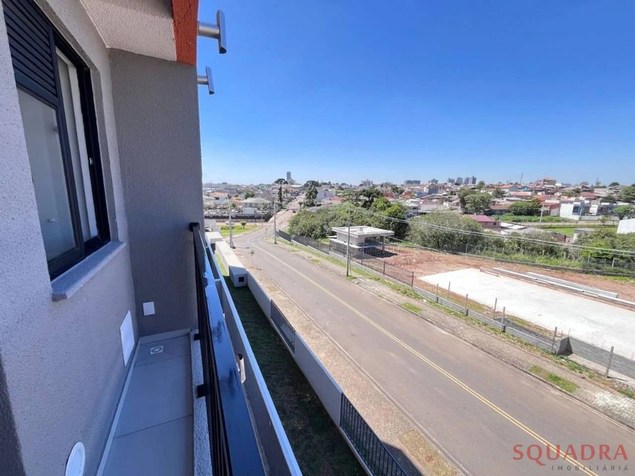 2-bedroom apartment with a grill on the balcony in Curitiba — photo 6
