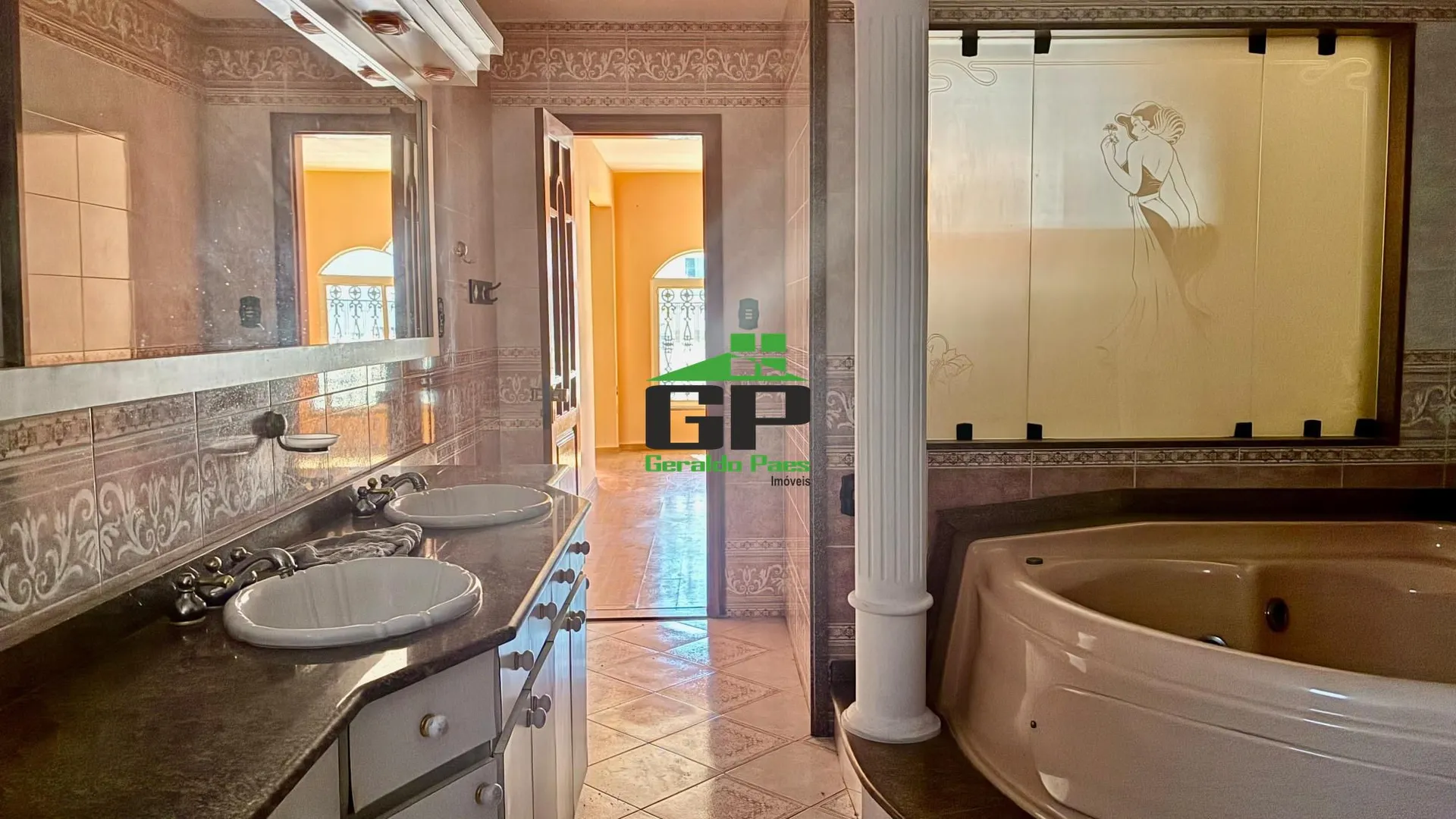 House with 4 bedrooms and 4 bathrooms, separate kitchen — photo 23