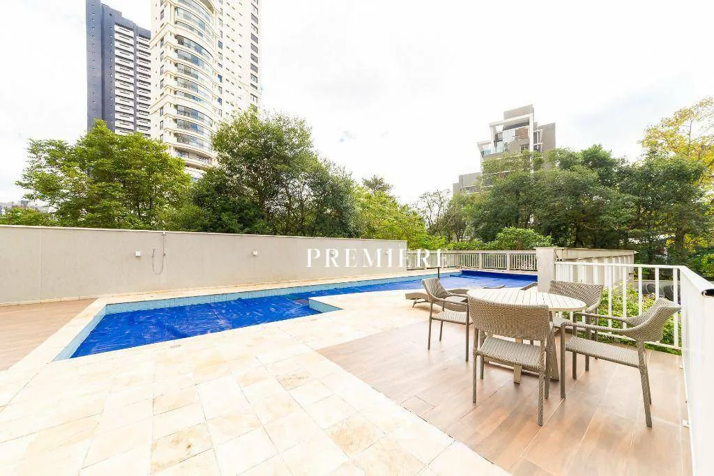 Apartment with 4 bedrooms and 5 baths, with a balcony — photo 33