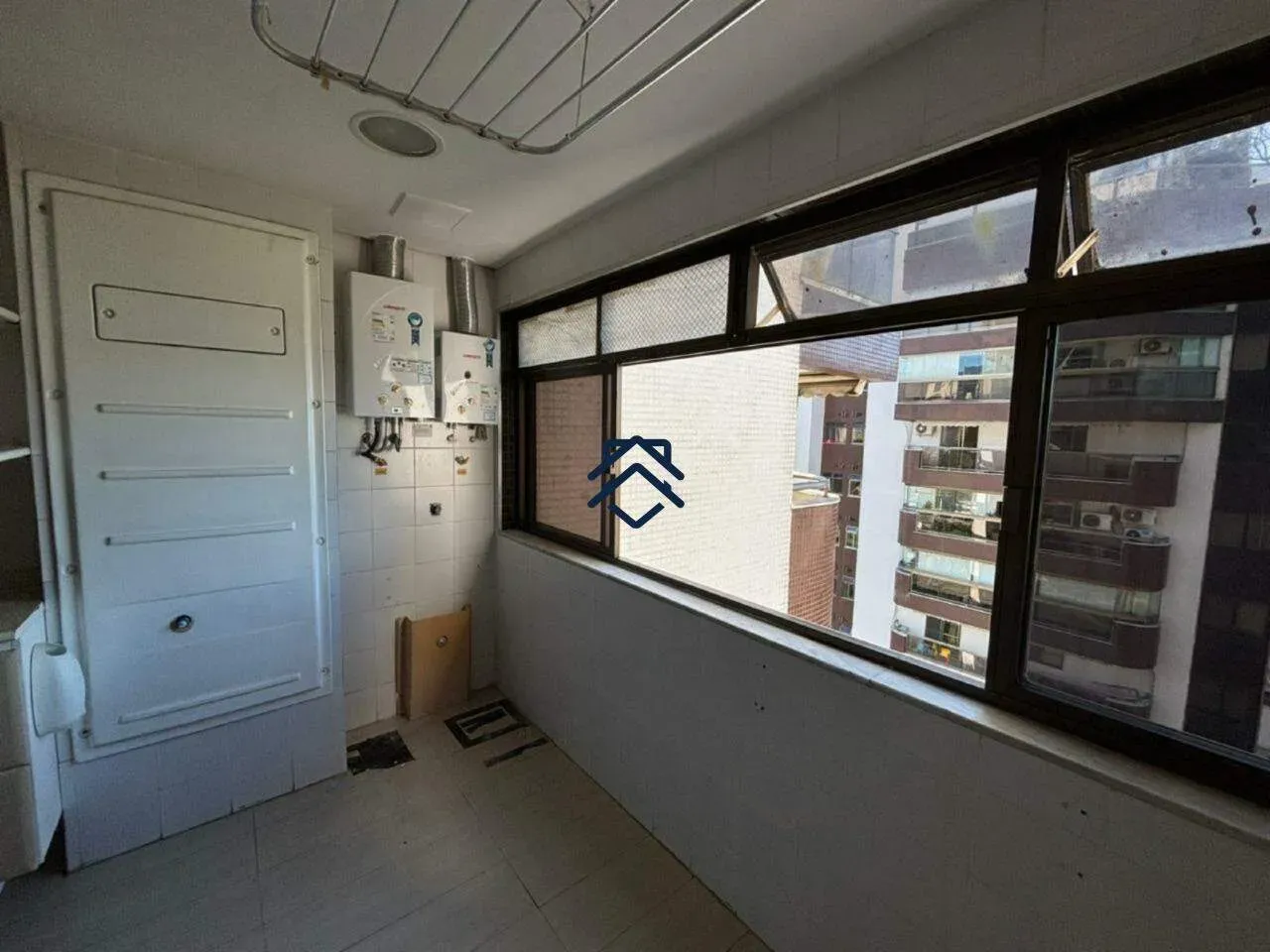 4-bedroom apartment with 2 enclosed balconies — photo 24
