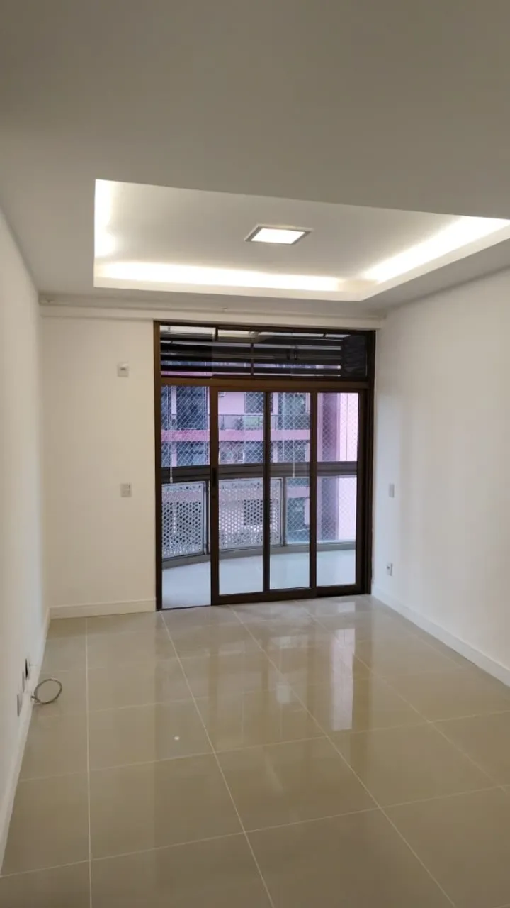 Glass-enclosed balcony in a 3-bedroom apartment, 90 m² — photo 10
