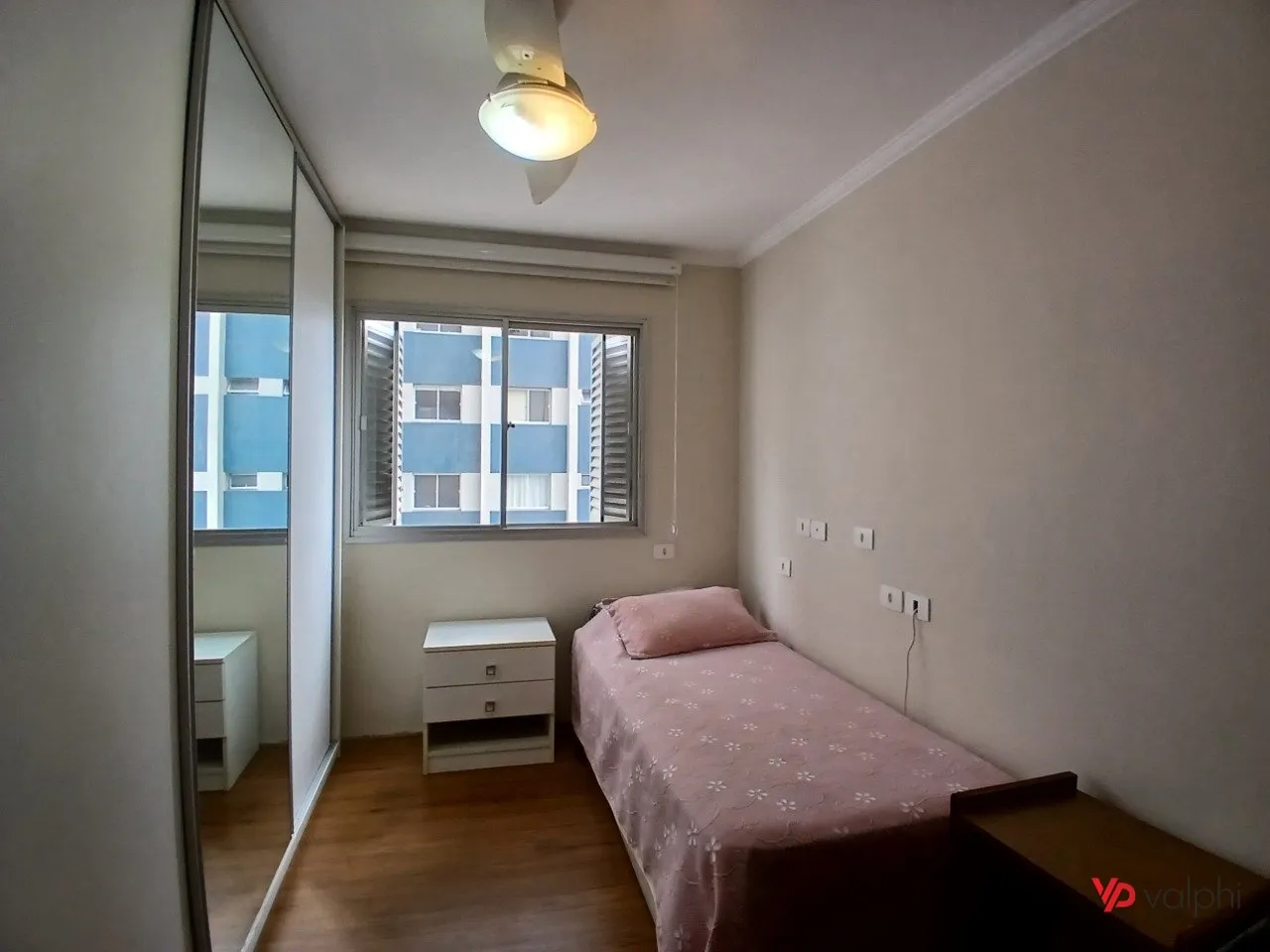 4-bedroom apartment with a walk-in closet in Curitiba — photo 16