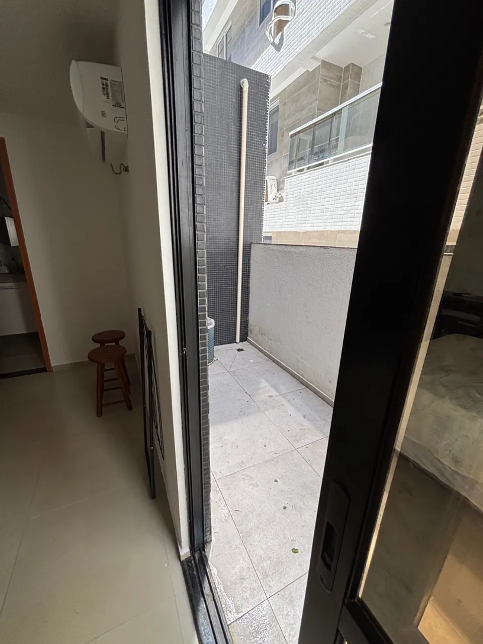 Furnished 1-bedroom apartment with a gas open kitchen — photo 7