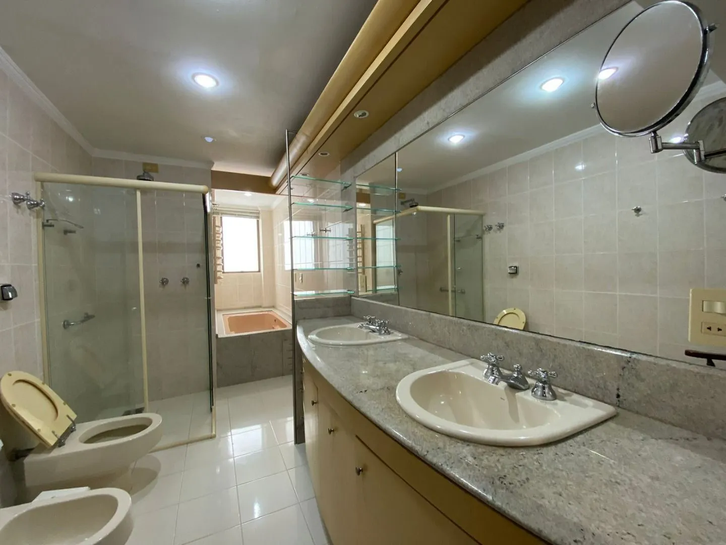 Apartamento mobiliado de 3 dormitórios com 207 m² no 6º andar — photo 19