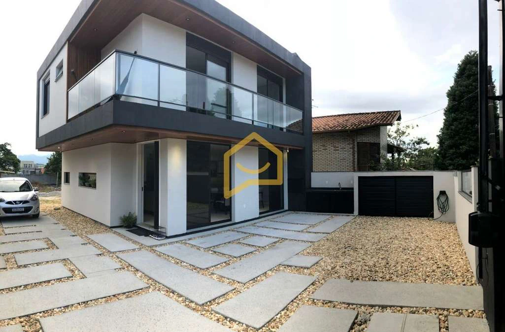 Casa mobiliada com 3 dormitórios e cozinha aberta — photo 2