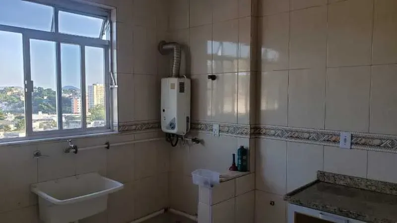 2-bedroom apartment with a gas stove kitchen — photo 10