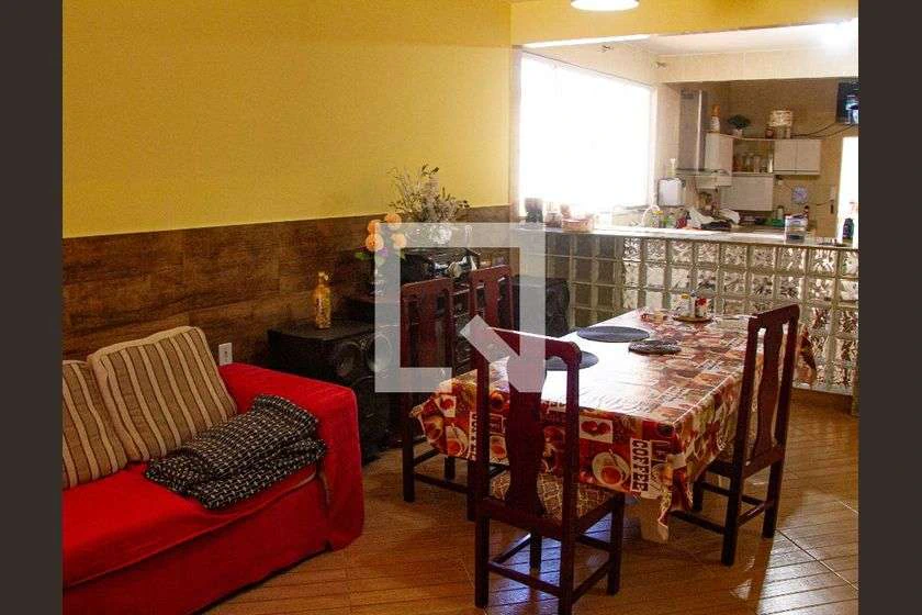 180 m² house with 3 bedrooms, 5 bathrooms, and parking — photo 8