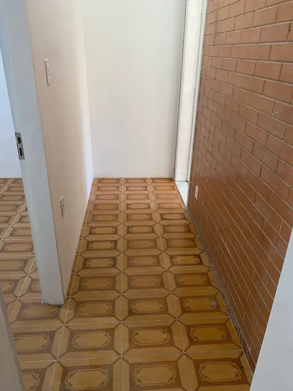 House with 2 bedrooms and 1 parking spot, enclosed kitchen — photo 5