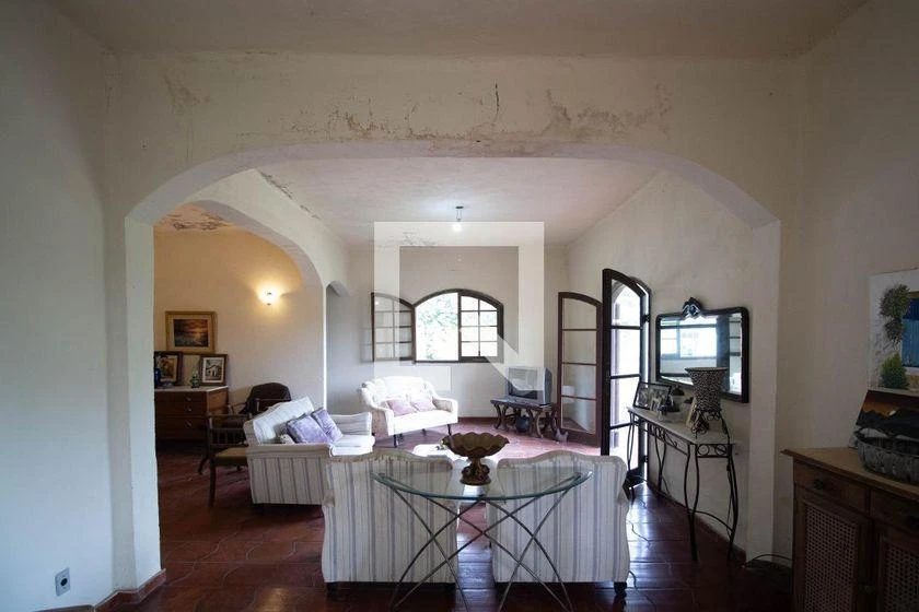 Furnished house with 4 bedrooms and 215 m² — photo 39
