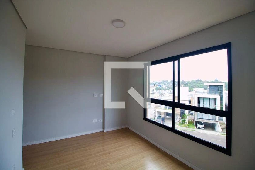 3-bedroom house with floor-to-ceiling windows — photo 7