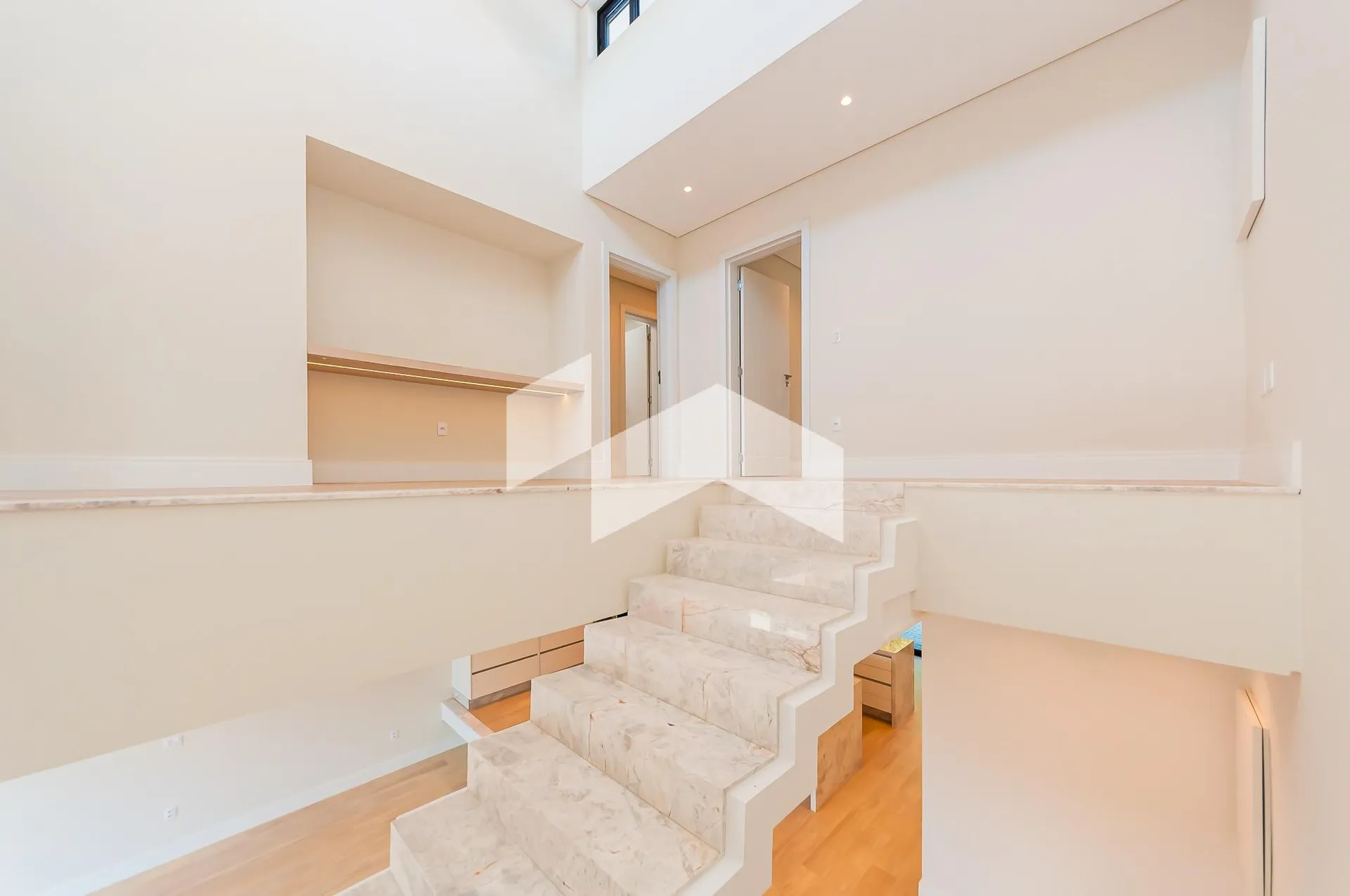 3-bedroom house with a bathtub — photo 32
