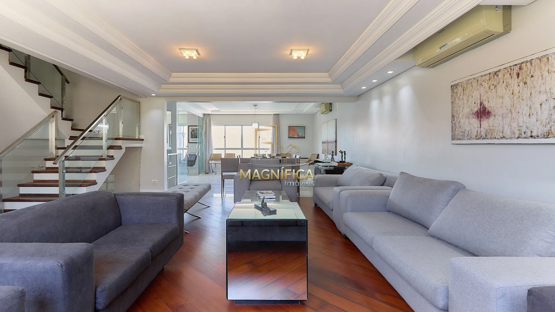 House with 4 bedrooms and 3 en-suite suites, 4 parking spaces — photo 4
