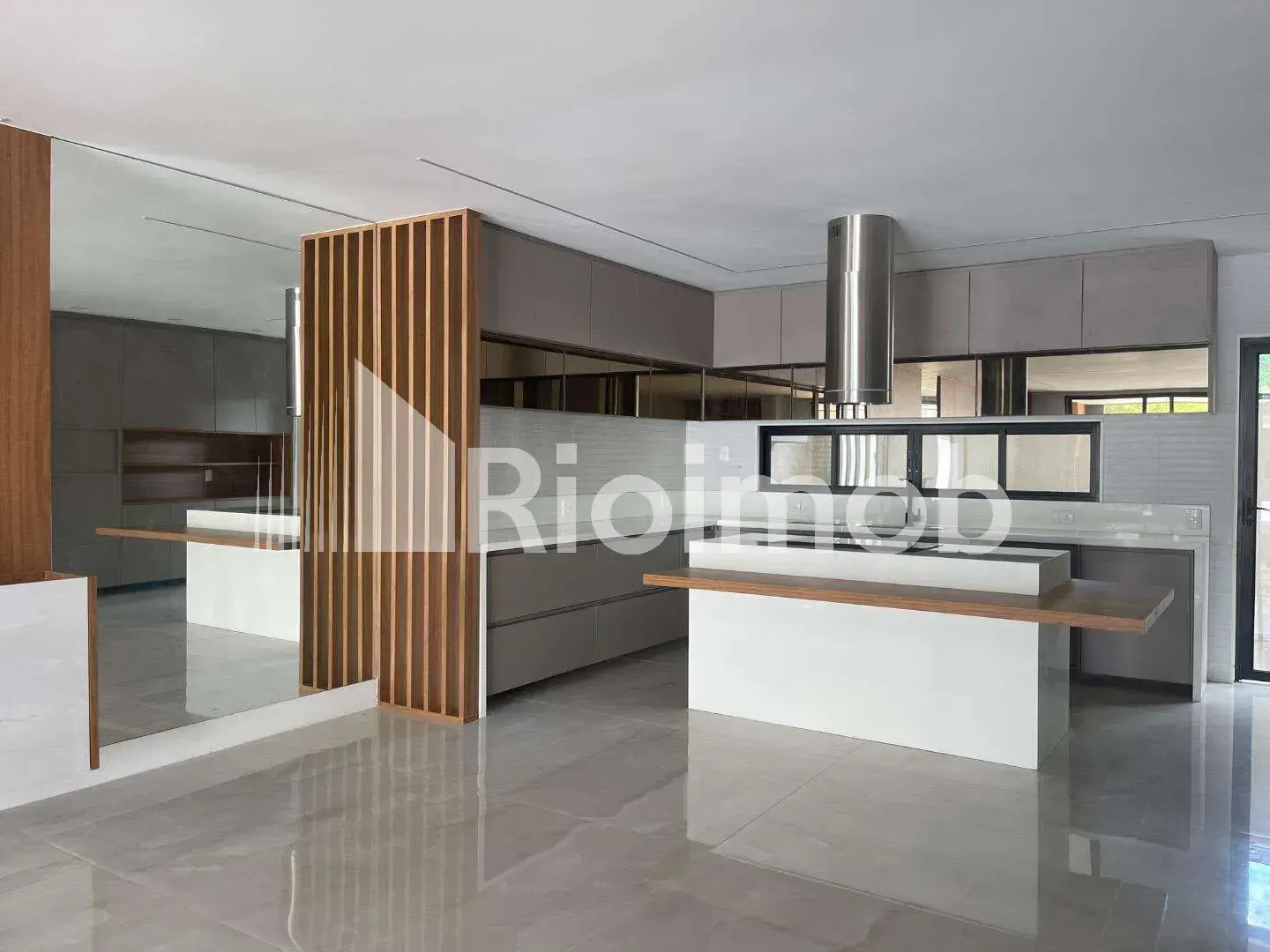 Будинок із кухнею відкритого планування та 5 спальнями 490 м² — photo 10
