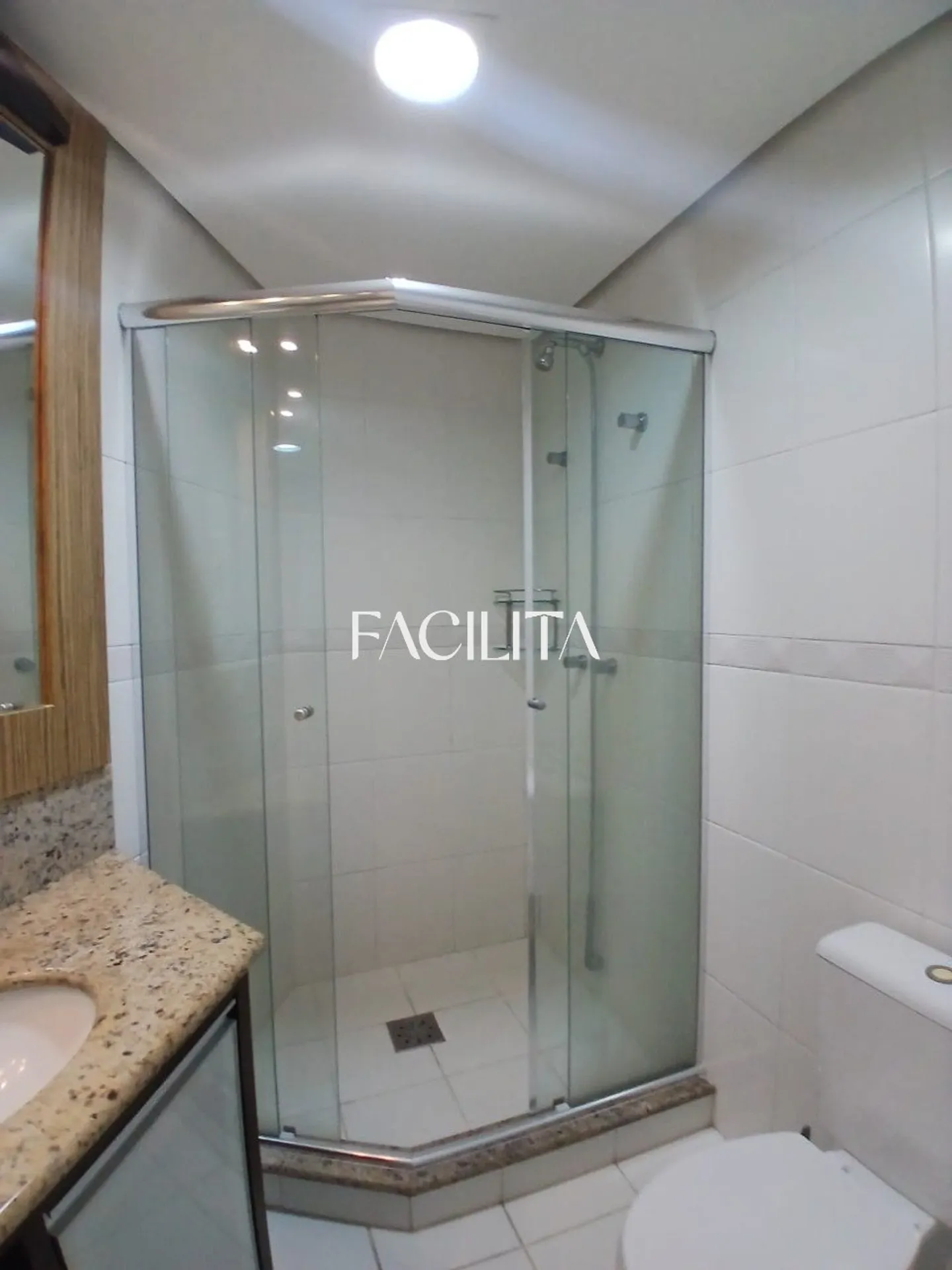 Apartamento de 3 dormitorios con baño en suite y balcón — photo 29
