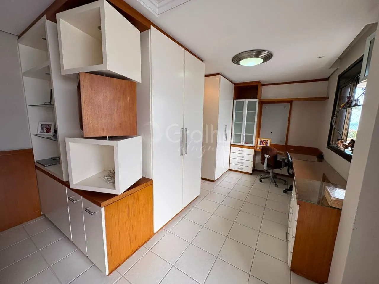 Furnished 3-bedroom apartment with an open-plan kitchen — photo 15