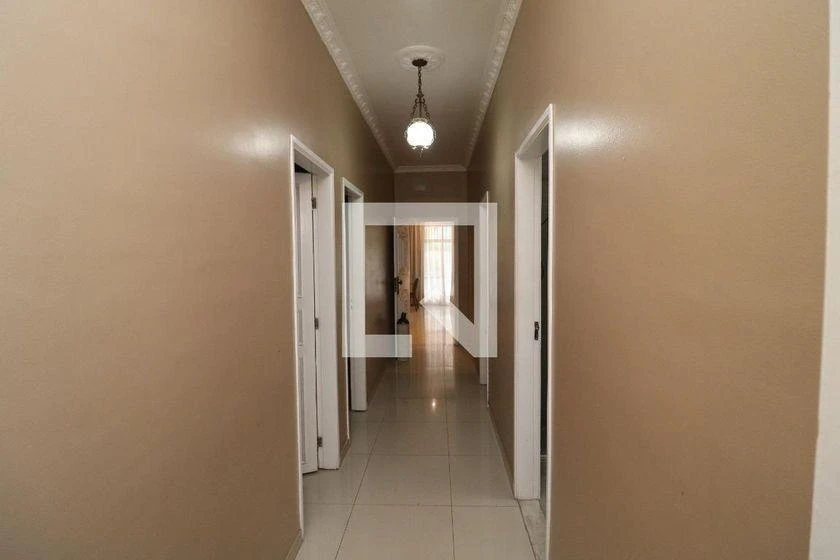 Home office in a 10-bedroom house, 747 m² — photo 22