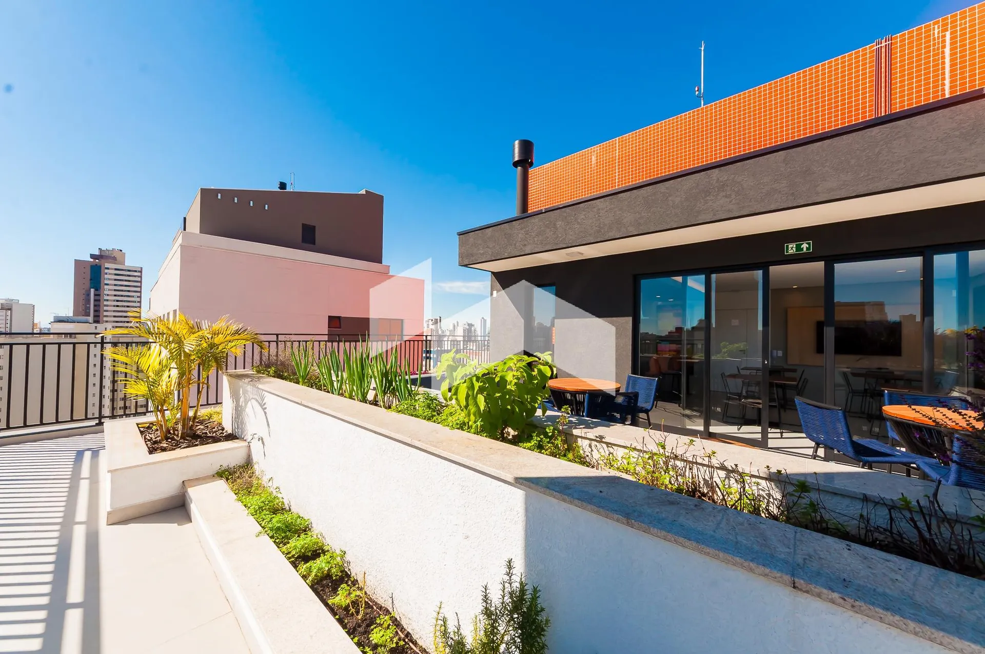 Furnished 26 m² apartment with 1 bedroom and private BBQ — photo 22