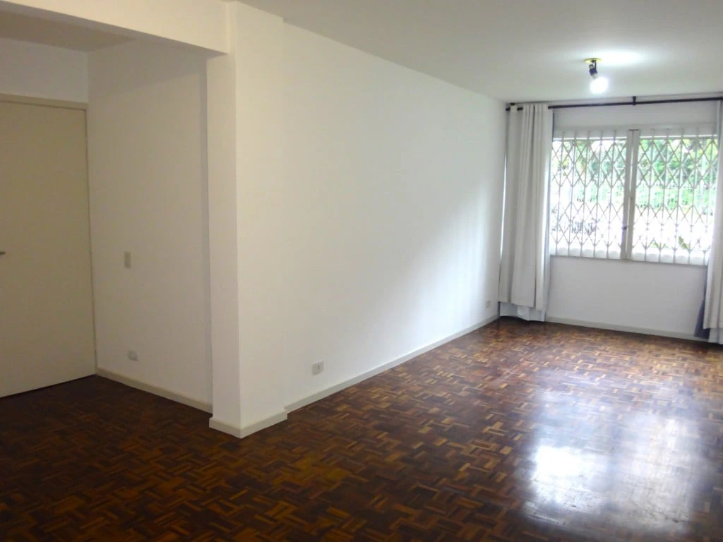 2-bedroom apartment with wood or laminate floors in Curitiba