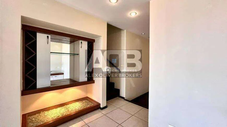 200 m² apartment with 3 en-suite bedrooms and 5 baths — photo 17