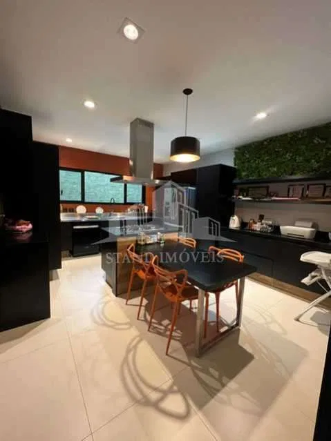 Casa com janelas do piso ao teto, Recreio dos Bandeirantes — photo 11