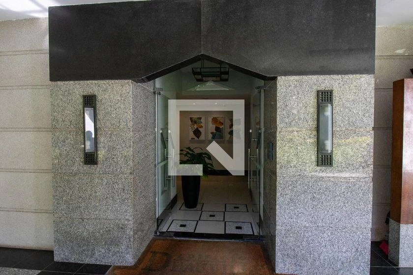 2-bedroom apartment in a building with a gym — photo 25