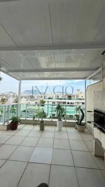 Furnished 4-bedroom apartment with enclosed balcony — photo 13