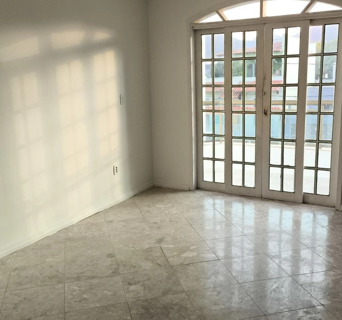 Casa com 4 suítes e 350 m², cozinha com fogão a gás — photo 24