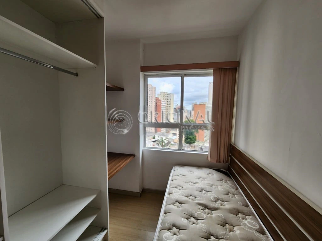 One-bedroom apartment in a building with an indoor pool — photo 10