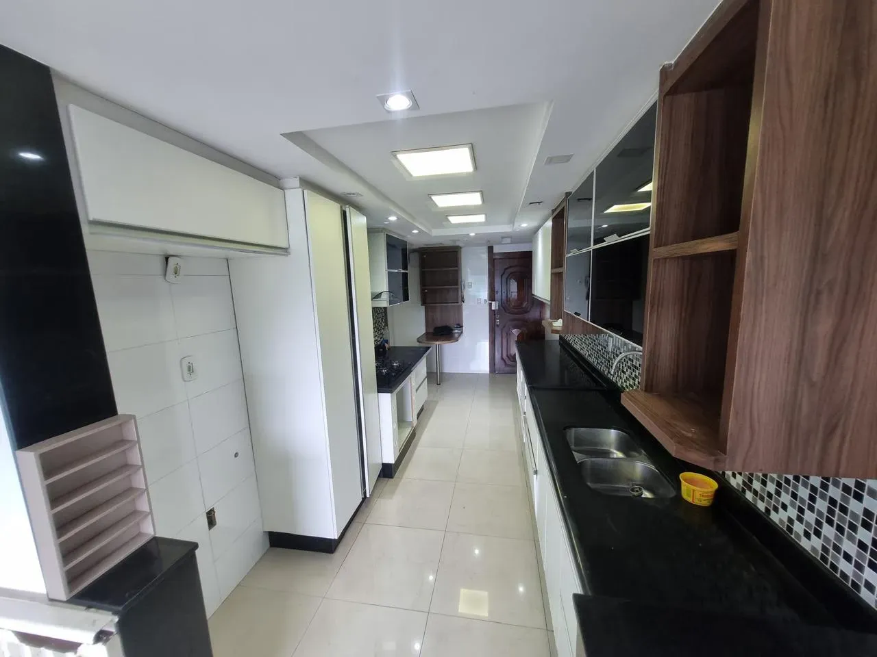 Walk-in closet in a 4-bedroom apartment, 110 m² — photo 6