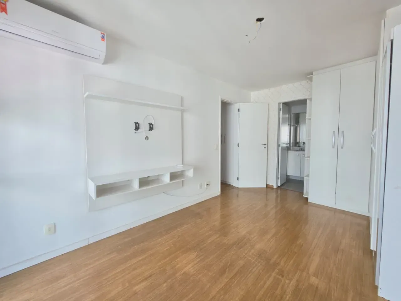 Penthouse with 3 bedrooms and 4 bathrooms, 198 m² — photo 14