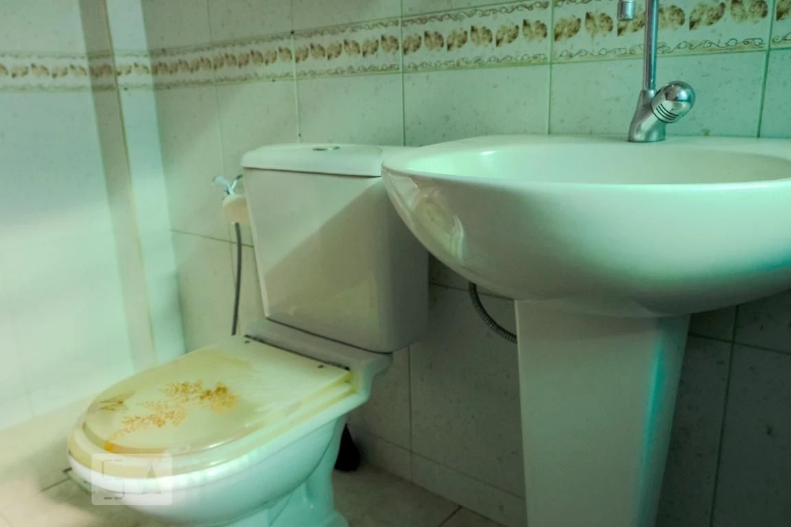Apartamento sem mobília com cozinha separada e lavanderia — photo 11