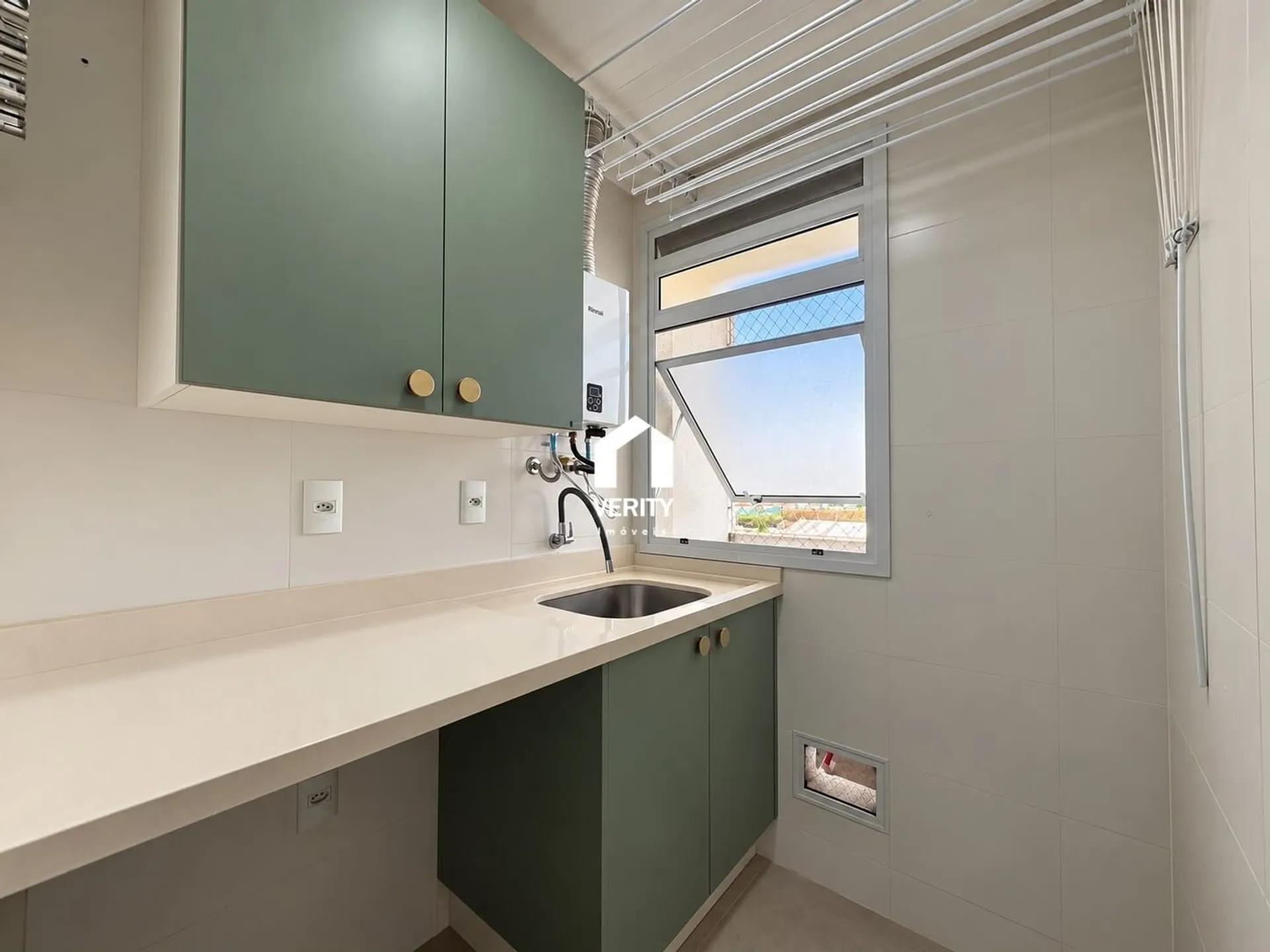 Apartment, 94 m², with a grill on the balcony — photo 9