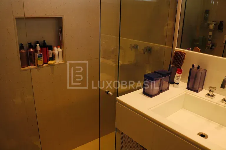 5-bedroom house with a private pool in Rio de Janeiro — photo 36