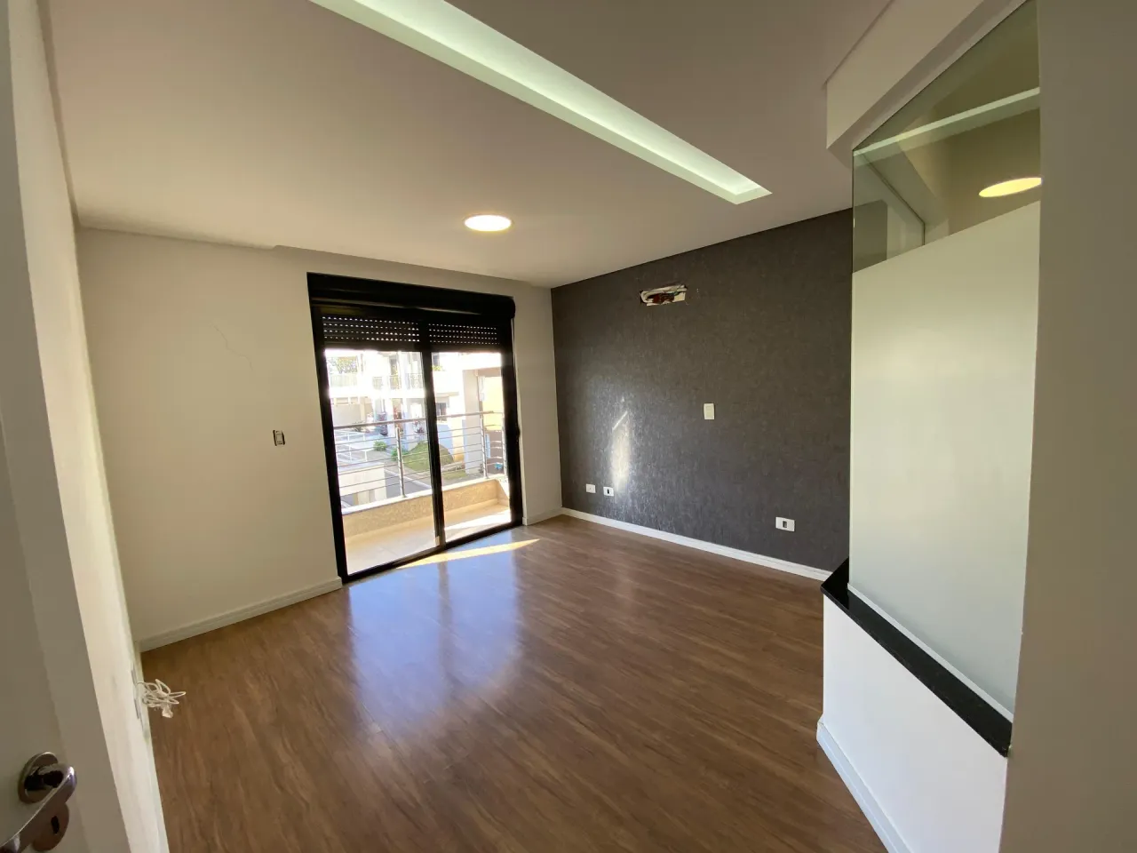 House with 5 bedrooms and 5 bathrooms across 314 m² — photo 7