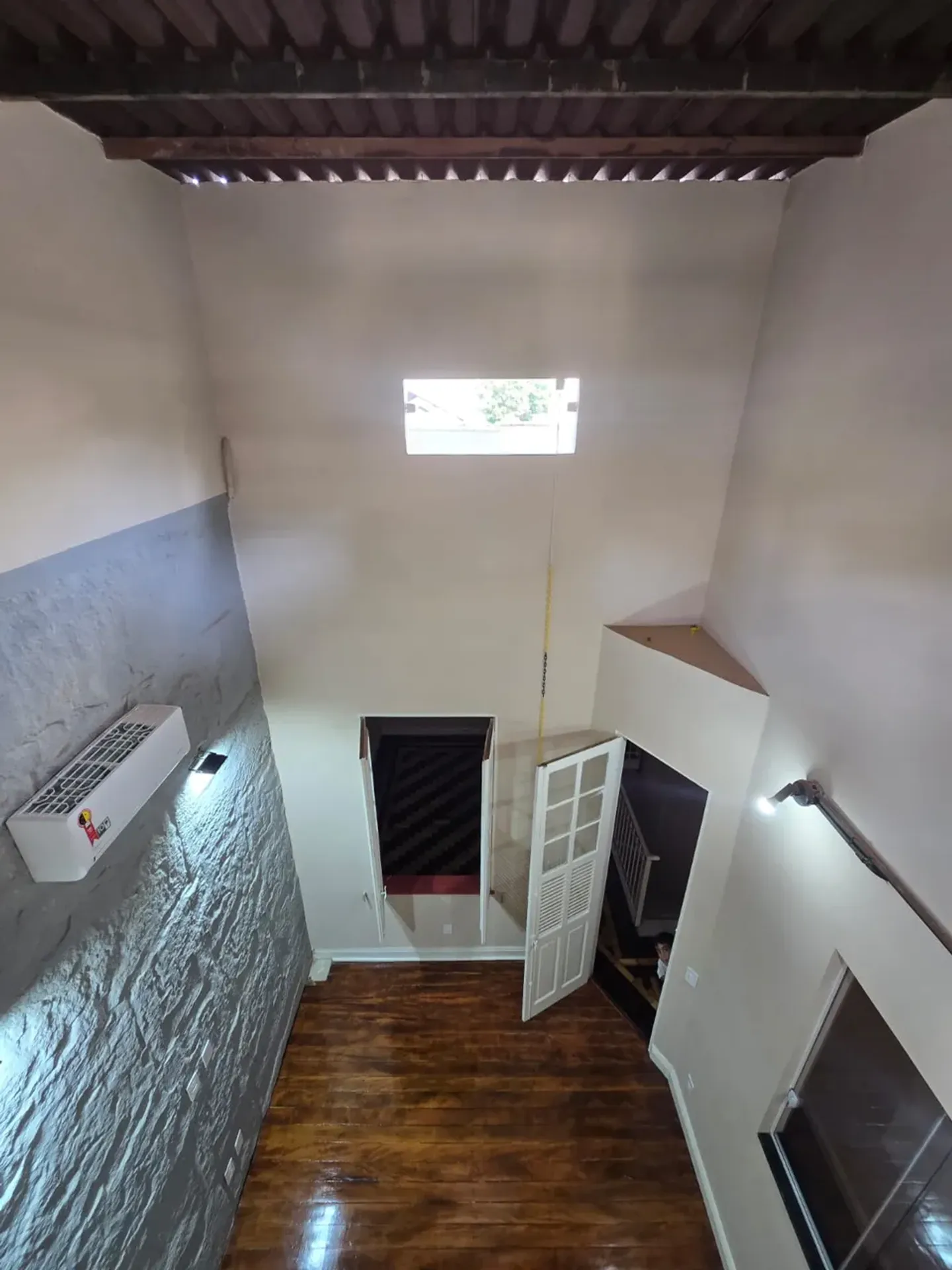 Apartamento de 3 quartos com piso de madeira ou laminado — photo 13