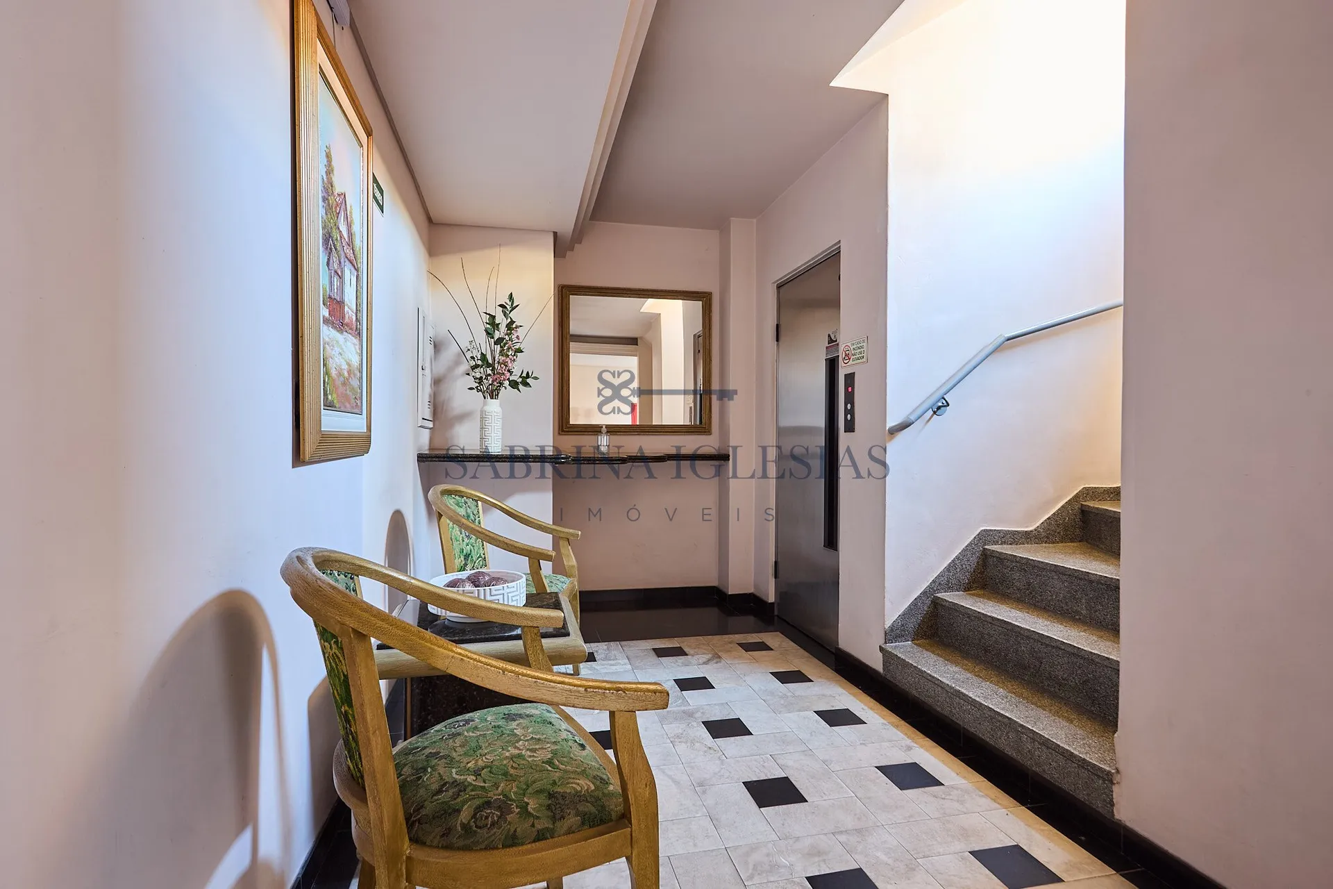 Unfurnished 94 m² apartment with balcony and air conditioning — photo 21