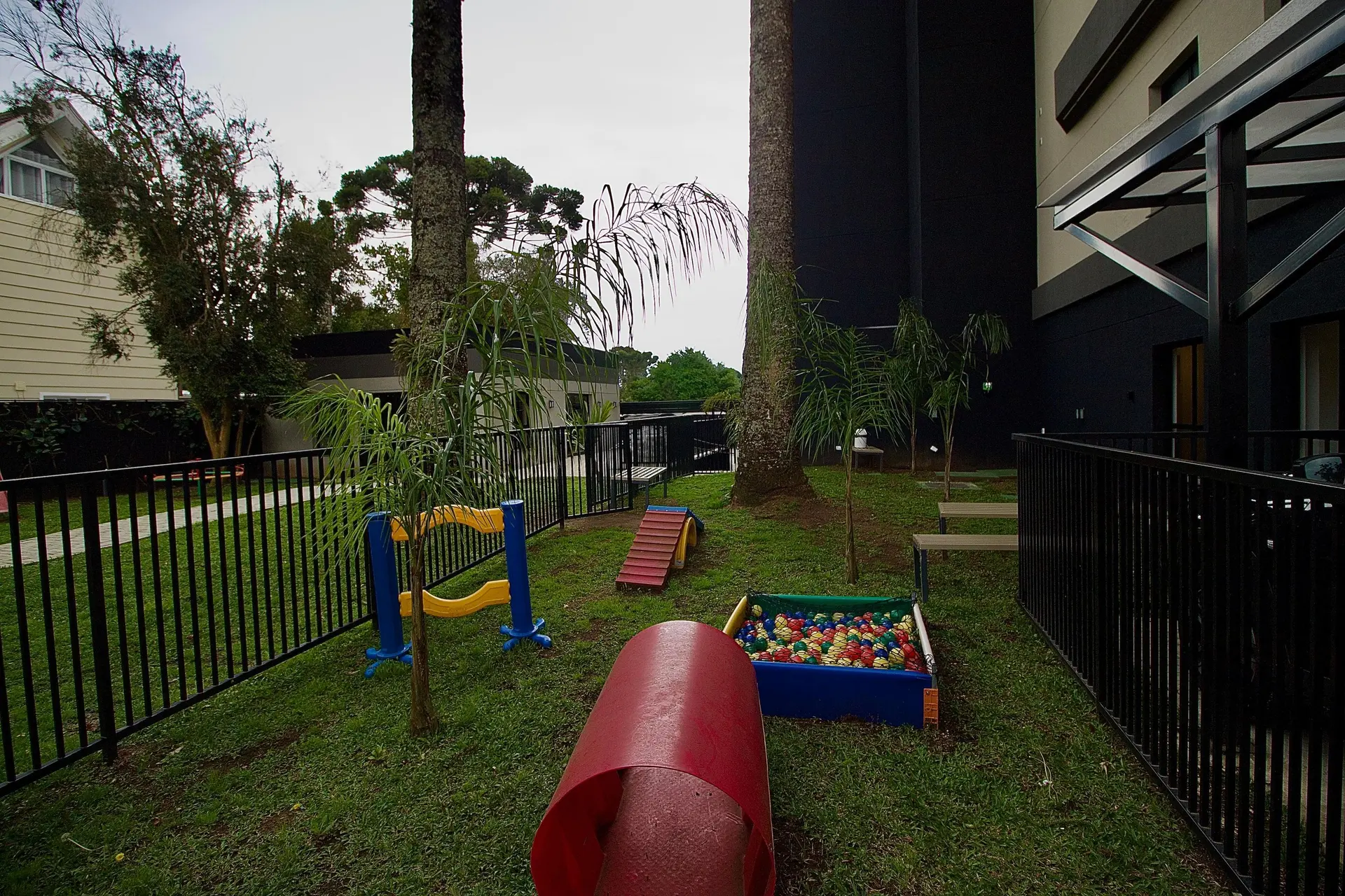 3-bedroom apartment with a dishwasher in Curitiba — photo 42