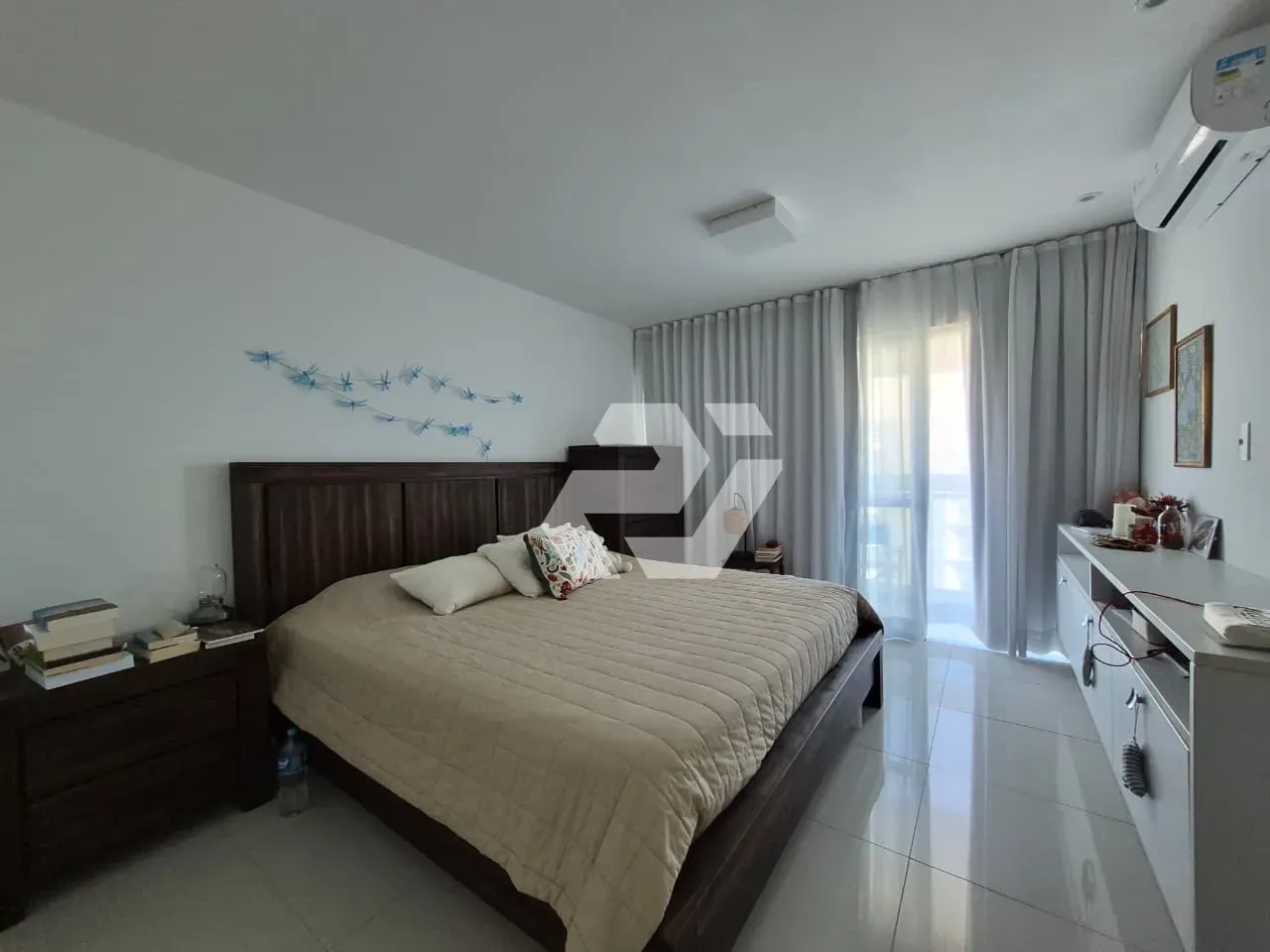 Apartamento mobiliado com 5 quartos e varanda envidraçada — photo 27