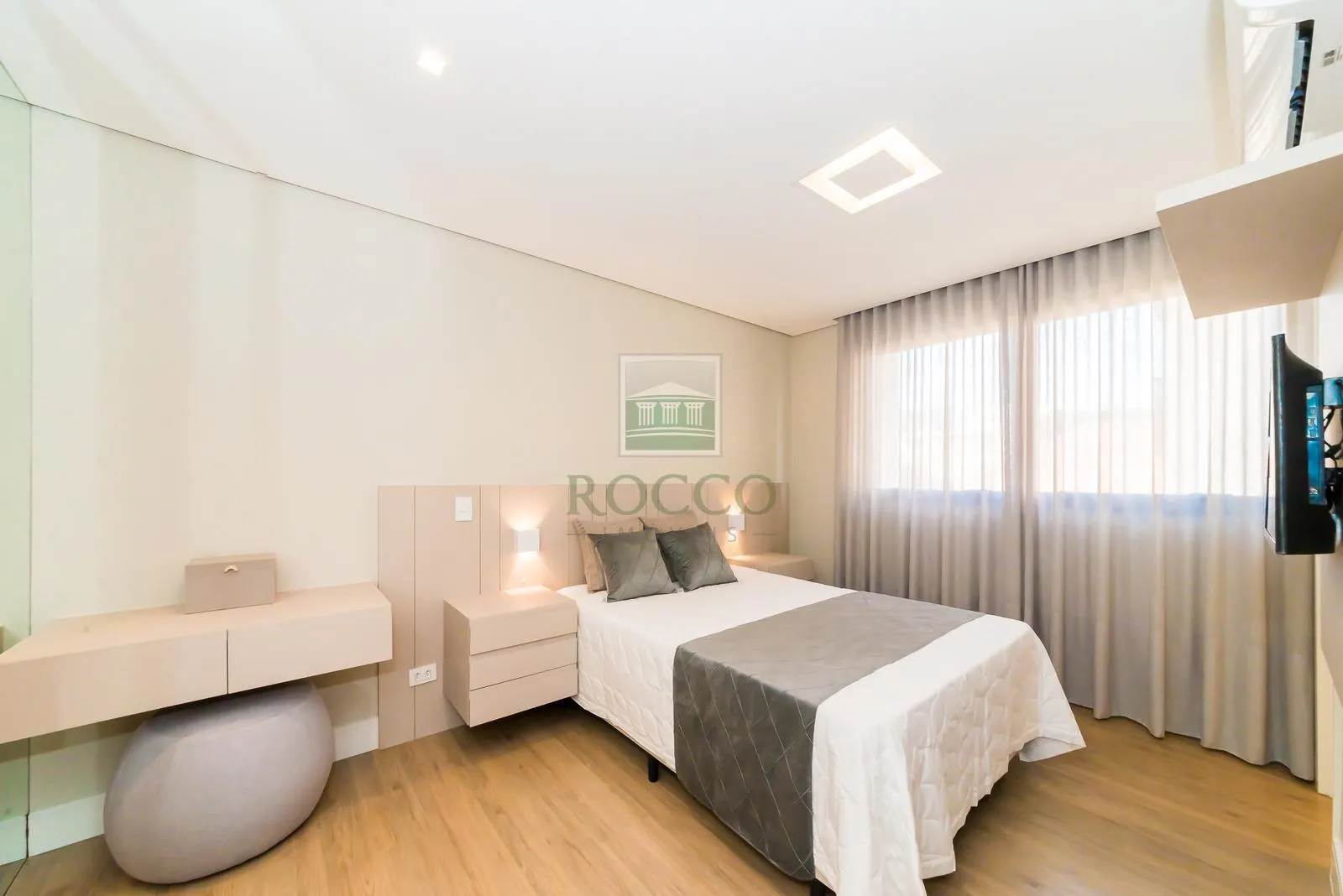 Furnished 1-bedroom apartment with 2 bathrooms — photo 14