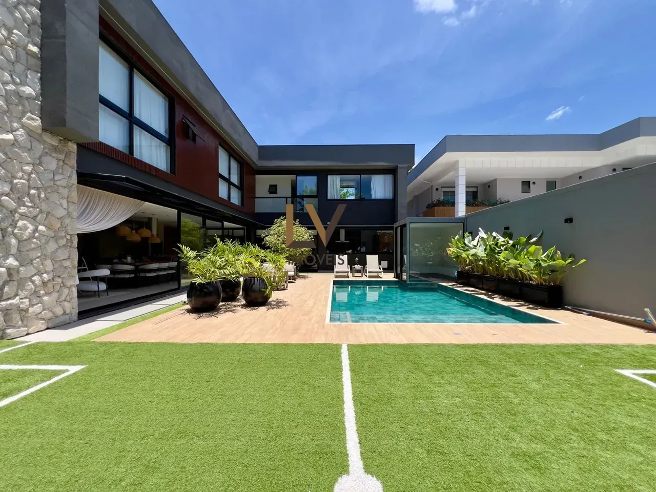Furnished house with 800 m², 5 bedrooms and open-plan kitchen — photo 50