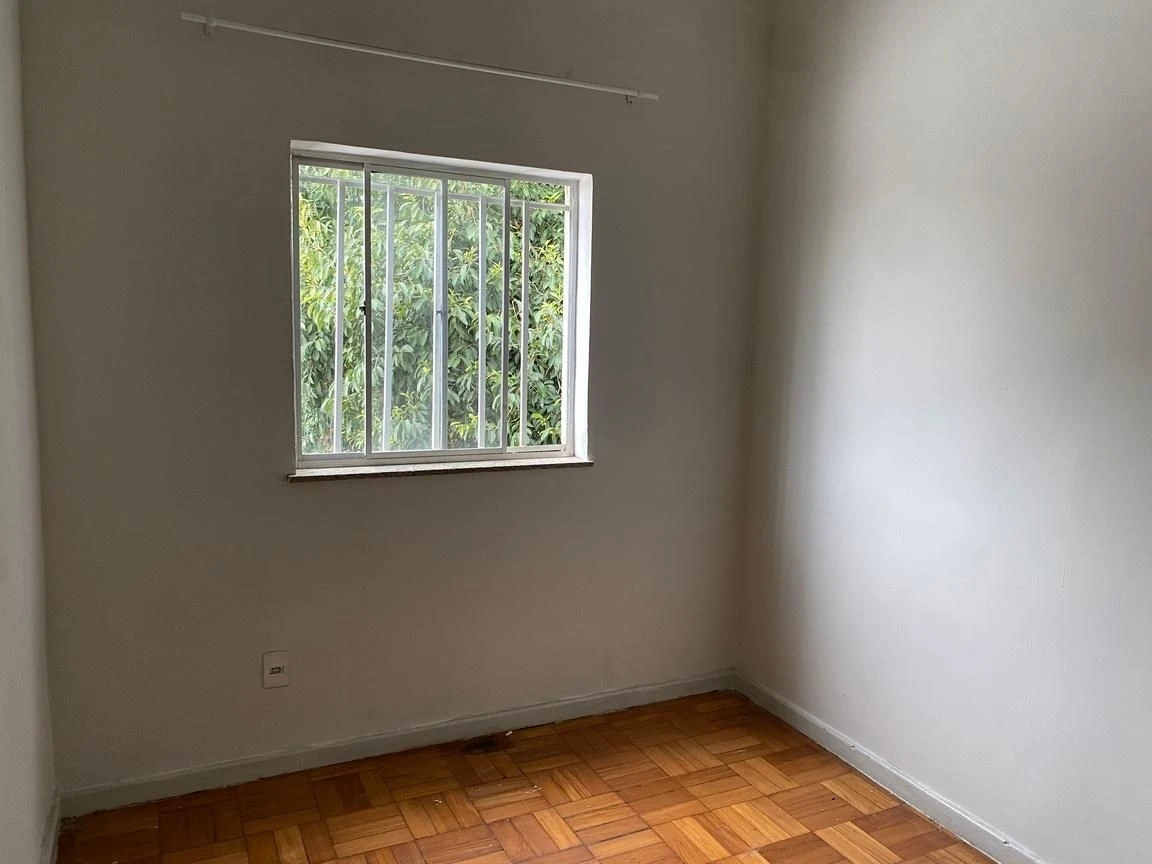 Unfurnished 3-bedroom apartment with 1 bathroom — photo 2