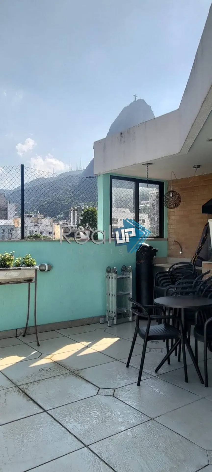 Unfurnished apartment with 3 bedrooms and a glazed balcony — photo 40