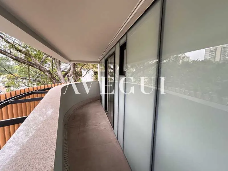Apartamento com 3 quartos e varanda com bancada — photo 20