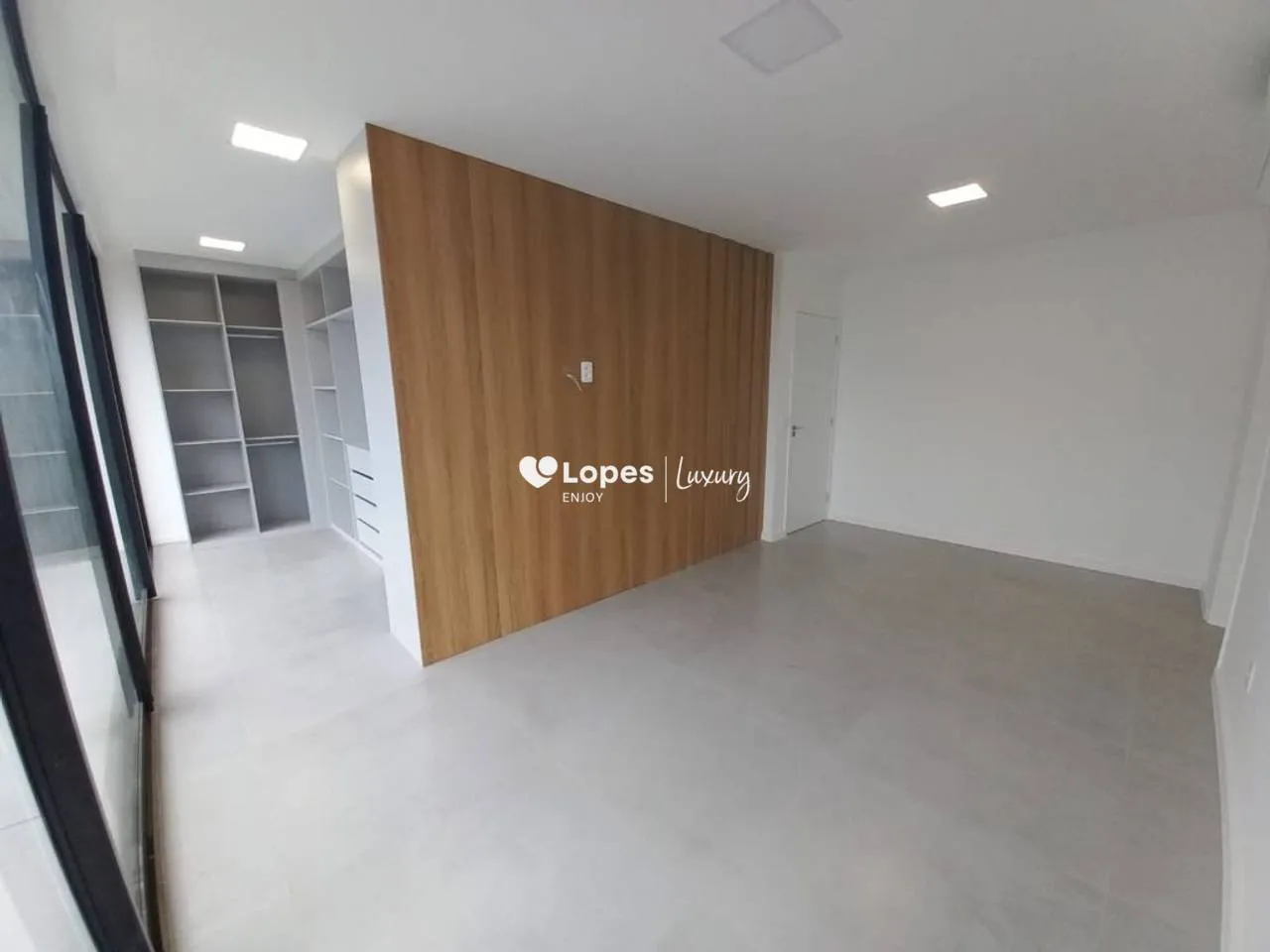 Unfurnished 4-bedroom house with 5 bathrooms and 329 m² — photo 29
