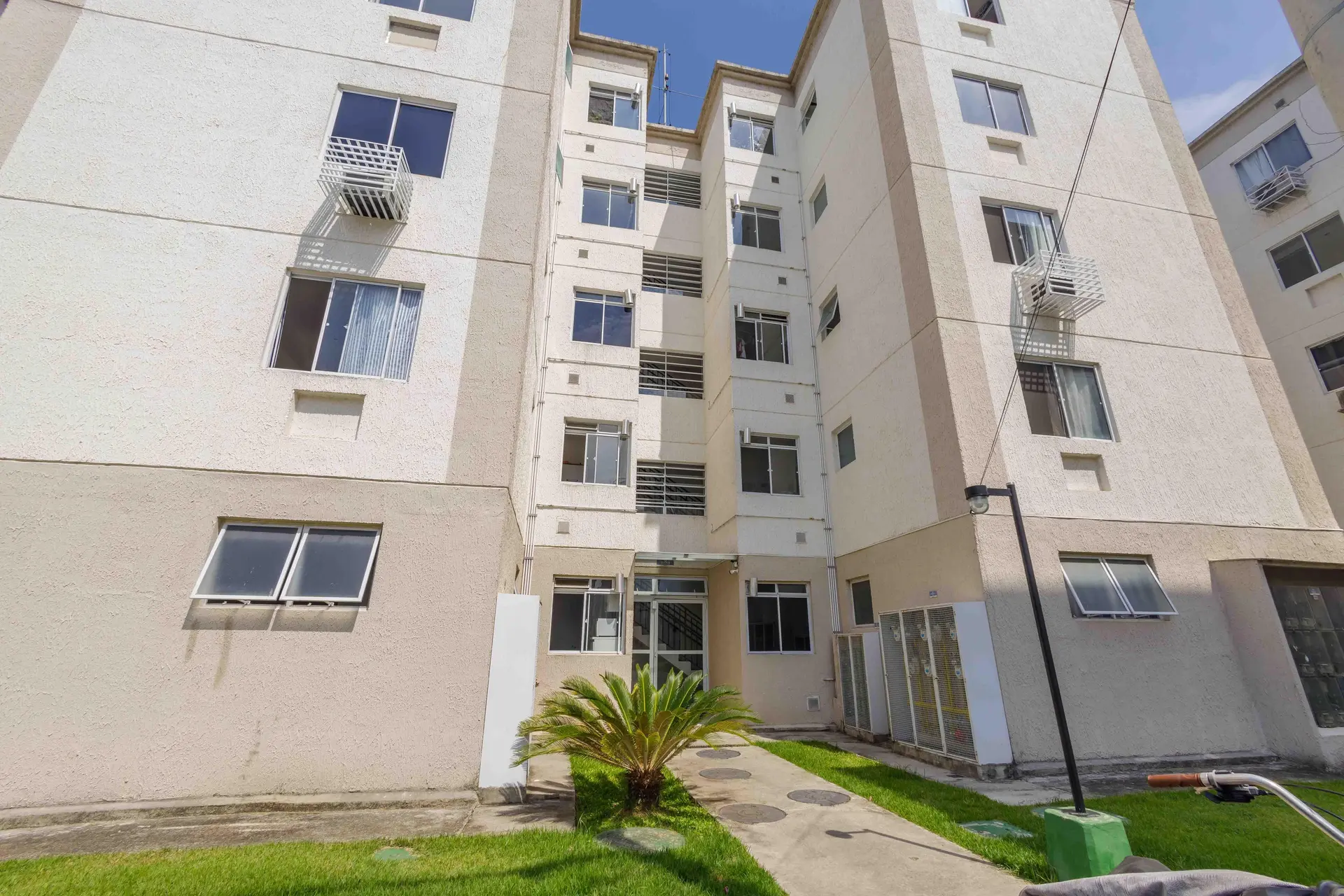 Apartamento mobiliado com 2 quartos e cozinha integrada a gás — photo 26
