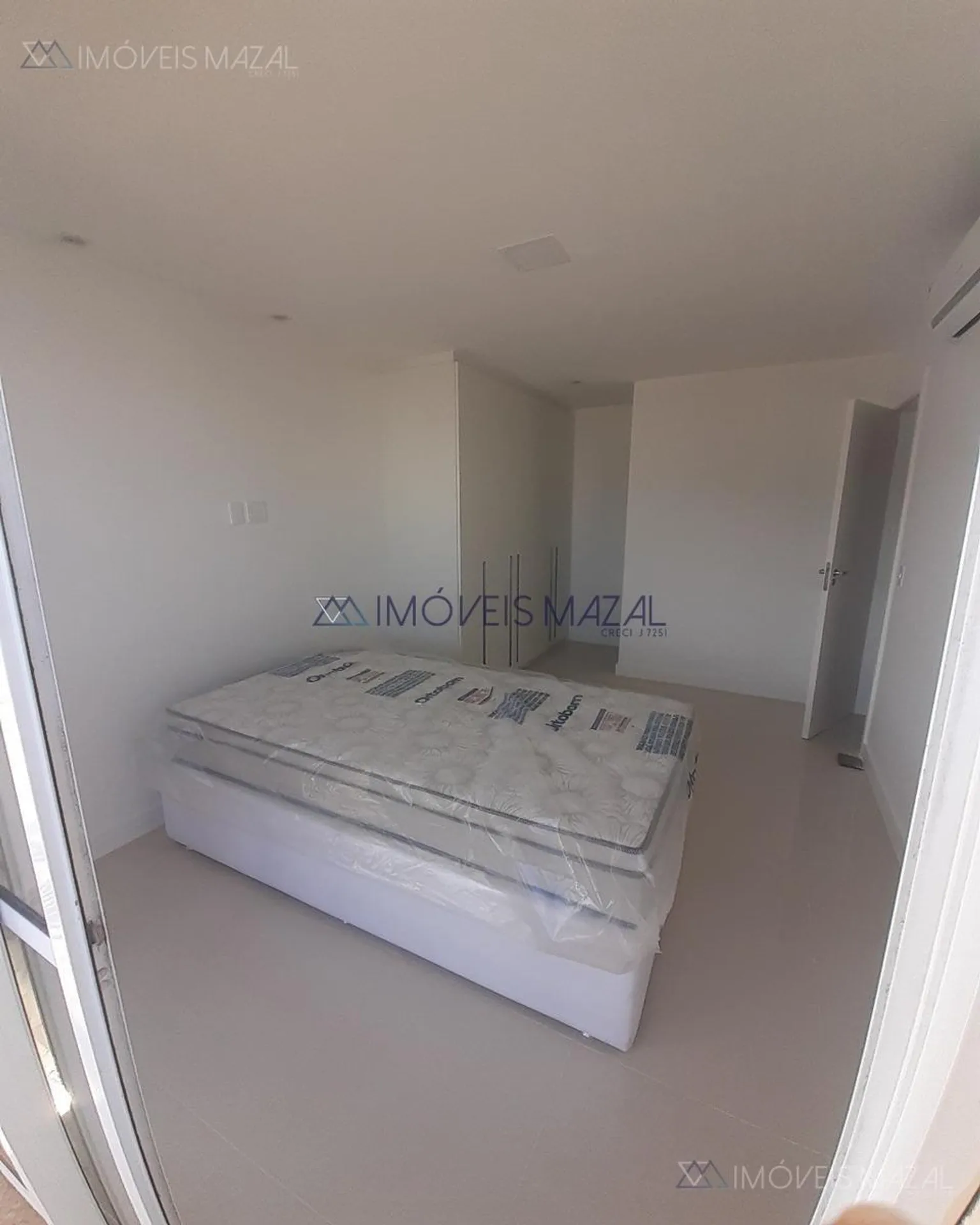 Linear duplex with 3 bedrooms and a BBQ balcony — photo 16