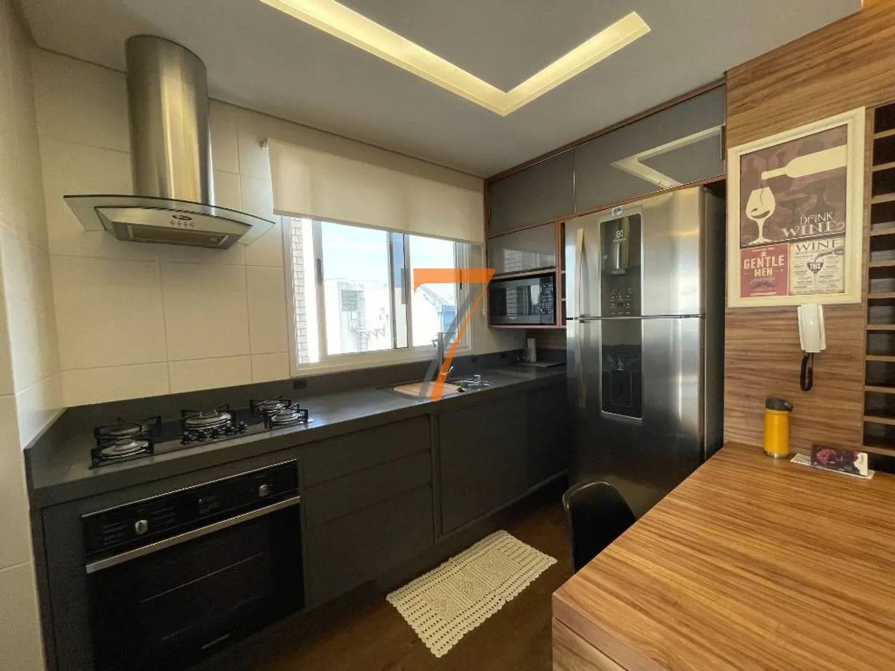 Furnished penthouse with 2 en-suite bedrooms and 210 m²