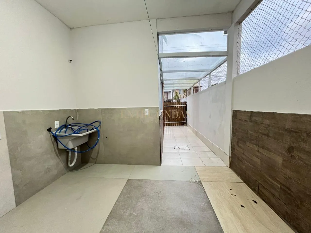 2-bedroom house with a garden in Florianópolis — photo 16