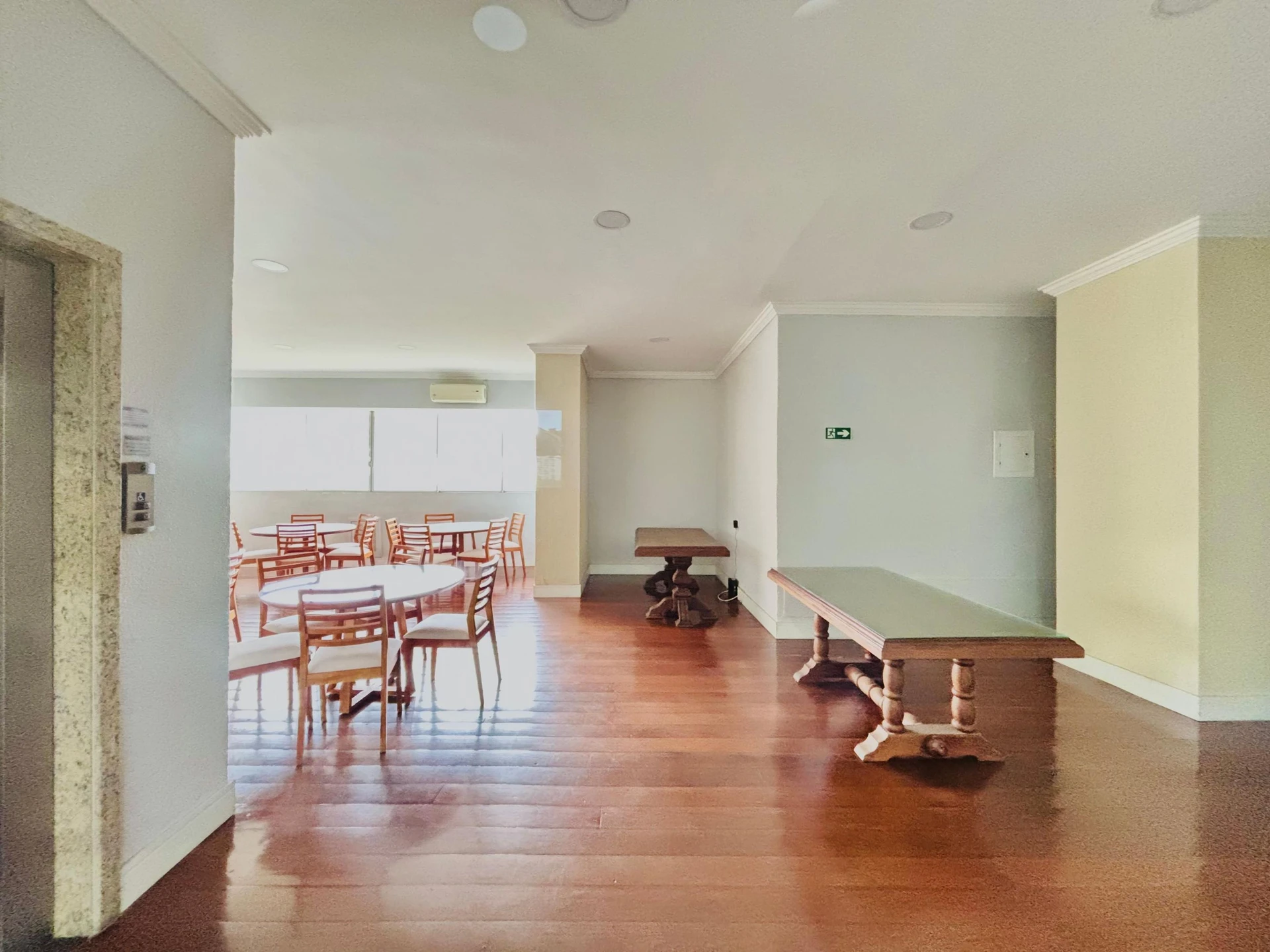 100 m² apartment with a water view and a washing machine — photo 25