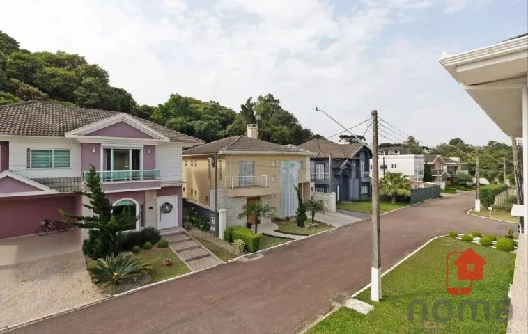 4-bedroom house with a bathtub in Curitiba — photo 9